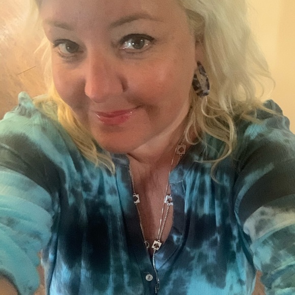 Meet your Posher, Jen - Picture 3 of 3